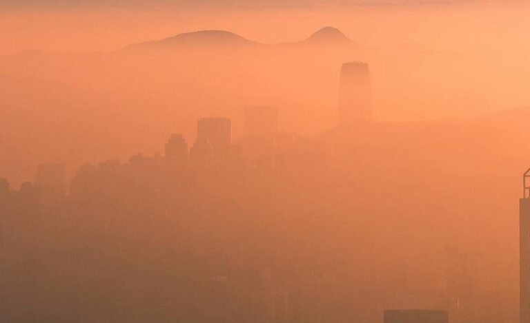 W tych miastach nie wychodź dziś z domu!